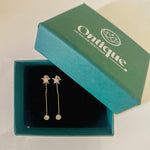 Load image into Gallery viewer, Moon Star droop Earring