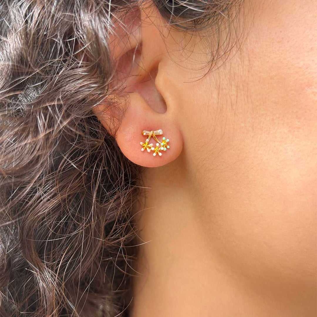 Luxurious loop Silver stud earrings