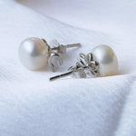 Load image into Gallery viewer, Delight Pearl Earrings For Women
