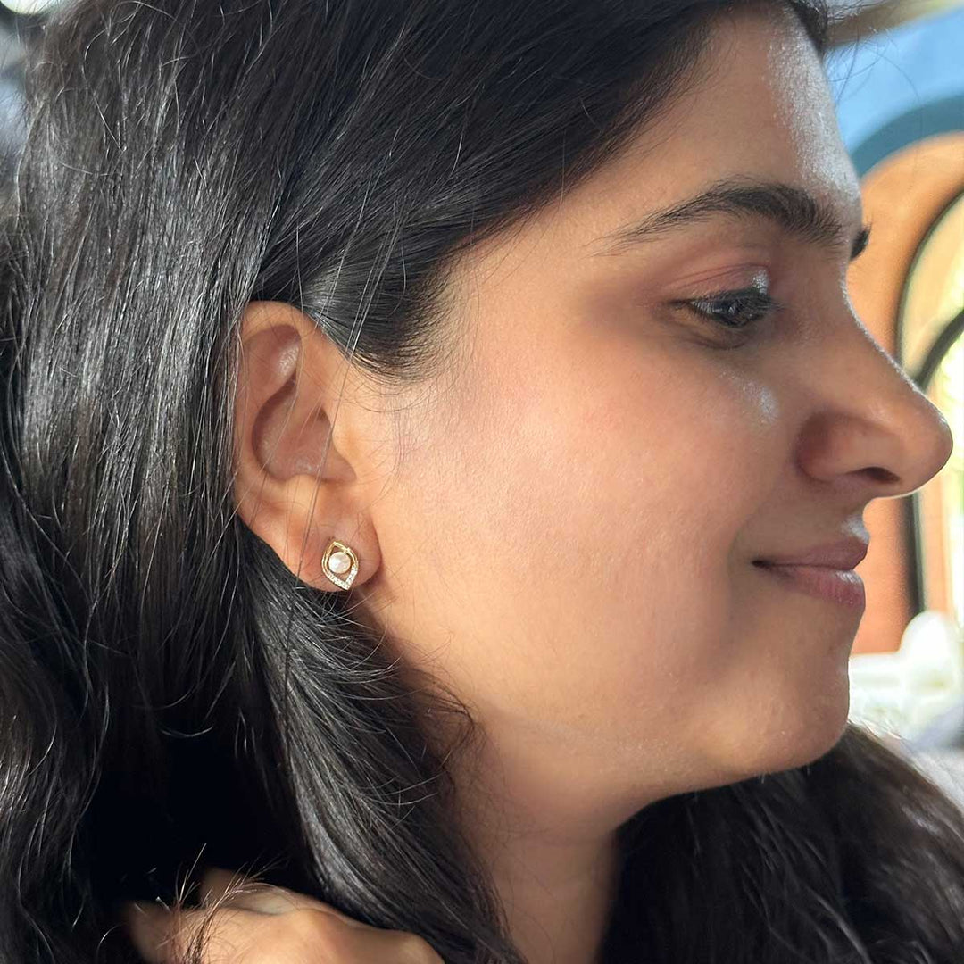 elite-pearl-silver-stud-earrings