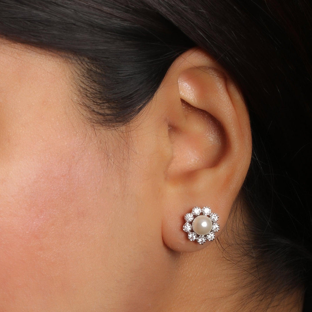 Daisy Delight Swarovski Diamond Embellished pearl stud